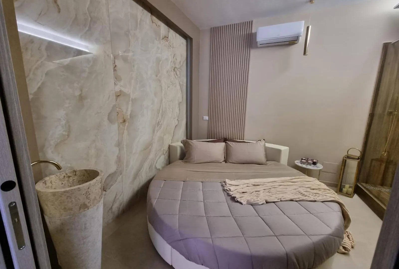 Charme Suite Delux Терразини 0*,  Италия